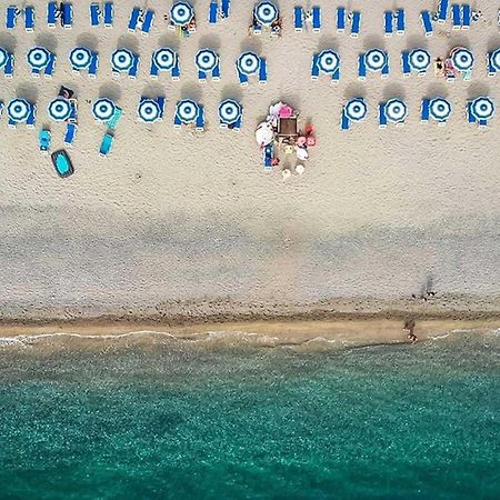 Club Esse Aquilia Beach Village Badolato Marina Exteriör bild