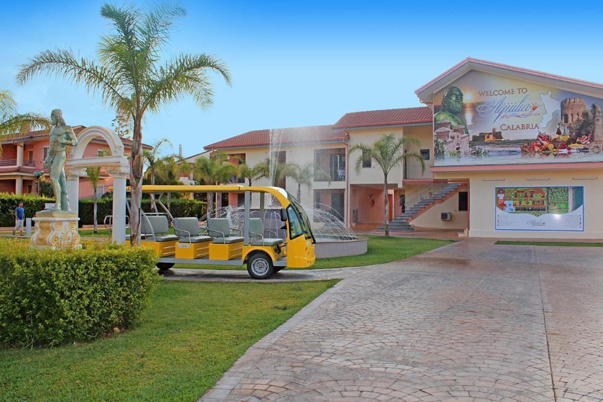 Club Esse Aquilia Beach Village Badolato Marina Exteriör bild