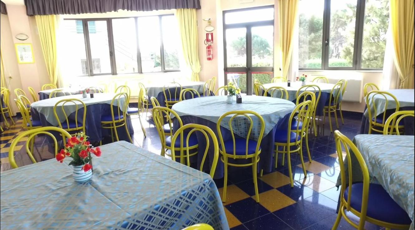 Club Esse Aquilia Beach Village Badolato Marina Exteriör bild